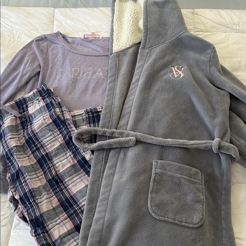 Classic Victoria Secret Robe + Pajama Set Size Small